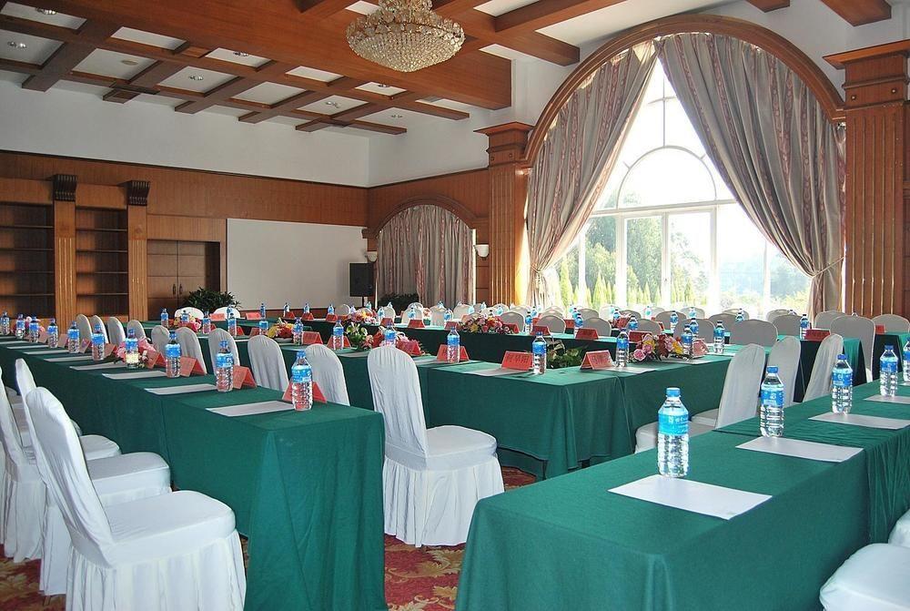 Yunnan Dianchi Garden Resort Hotel & Spa Kunming Bagian luar foto