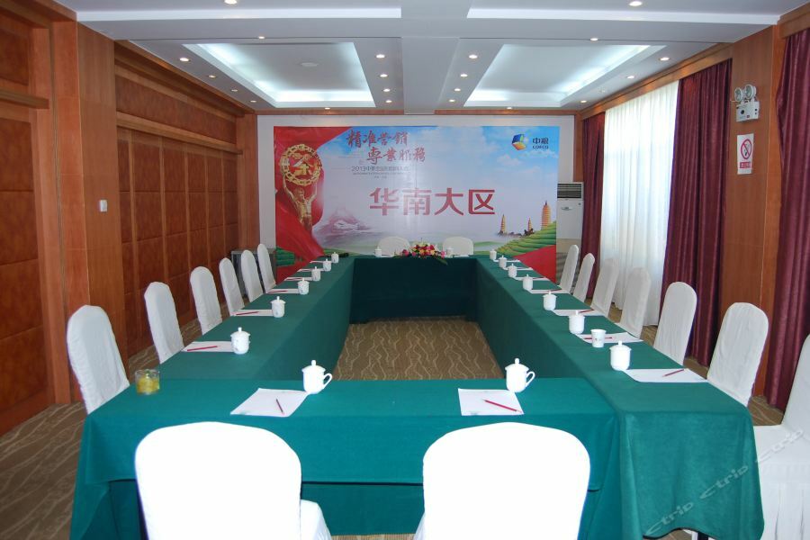 Yunnan Dianchi Garden Resort Hotel & Spa Kunming Bagian luar foto